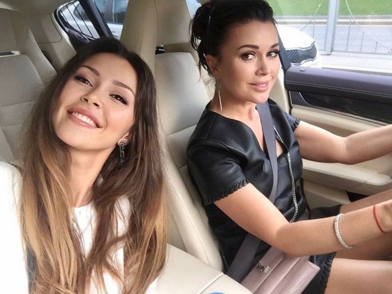  					Анастасия Заворотнюк на сегодня, 05 августа 2021 года, продолжает бороться с заболеванием                
