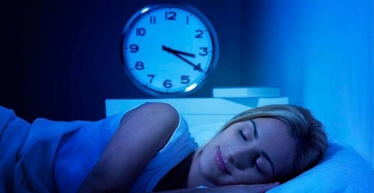 Сколько нужно спать, когда тебе за сорок, по мнению ученых itemprop=