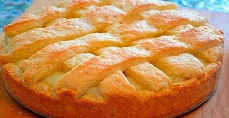 Пирог к Яблочному Спасу: самый простой рецепт вкусной, нежной и быстрой выпечки на кефире itemprop=