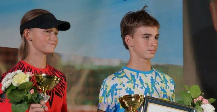 Юные теннисисты съехались в Москву на соревнования памяти Юрия Лужкова itemprop=