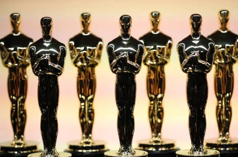 Оскар-2023: когда пройдет церемония вручения кинопремии и кого эксперты считают главными фаворитами премии в этот раз