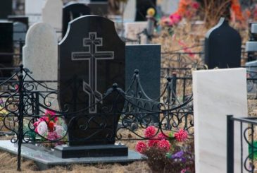Троицкая родительская суббота в 2023 году: что делают на кладбище