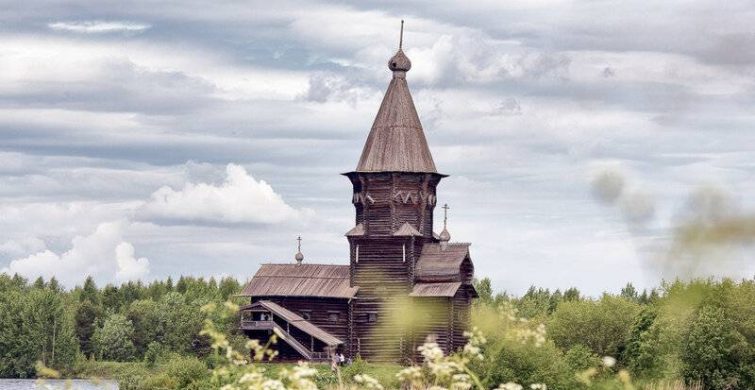 История деревянного храма Успения Богородицы в Карелии, который сгорел 10 августа 2018 года itemprop=