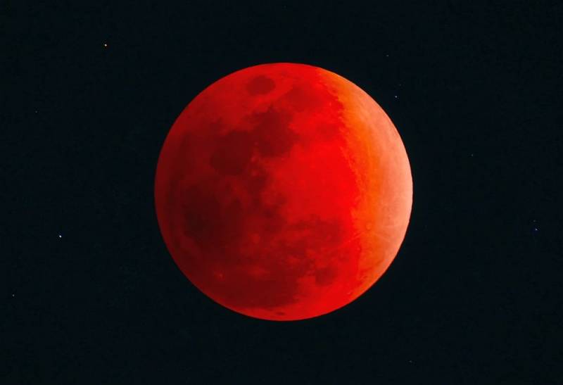 Луна в 8 натальном. Красная Луна 2022 август. Луна сегодня. Затмение Луны 8 ноября 2022. Луна 8 августа.