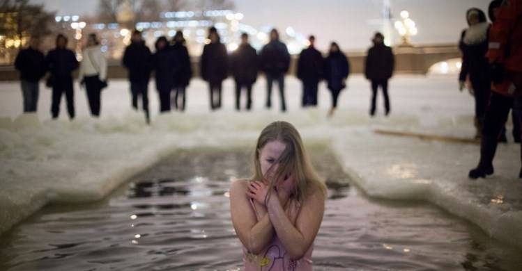 Православные празднуют важное религиозное событие Крещение Господне 19 января 2024 года