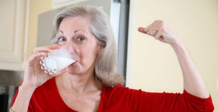 Исследование показало, вызывает ли молоко старение организма itemprop=