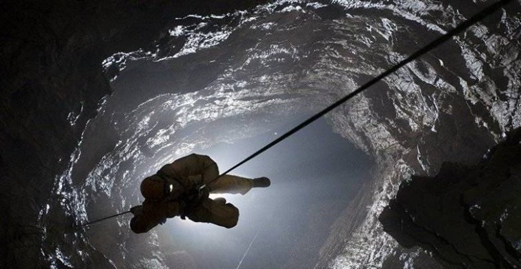 На дне пещеры Веревкина ученые нашли новые формы жизни itemprop=