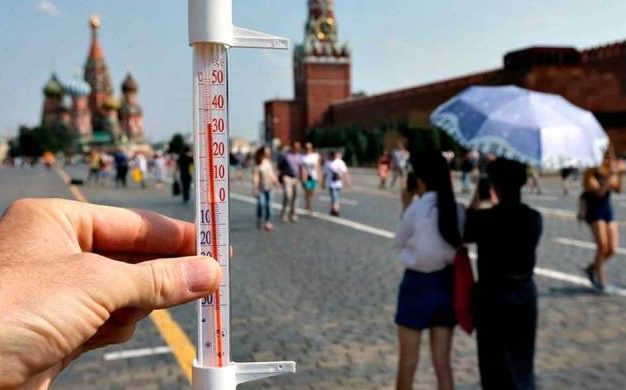 Аномальная жара в Москве и области сильно ударила по метеозависимым людям itemprop=