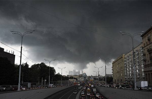 В выходные аномальная жара в Москве может смениться сильнейшим ураганом itemprop=