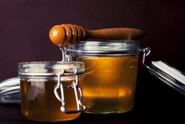 На Медовый Спас мед сами едят и нищих угощают, почему 14 августа обязательно нужно съесть пчелиную продукцию
