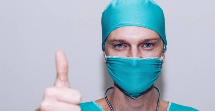 В России 18 сентября отмечают День хирурга, да или нет