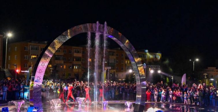 В Калуге состоялось открытие «умного» фонтана в честь 650-летия города itemprop=