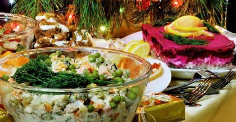 Рецепты классических новогодних салатов «Селедка под шубой» и «Оливье» itemprop=
