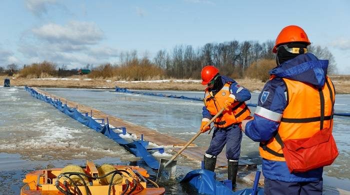 Комплексное командно-штабное учение по локализации и ликвидации разлива нефти на реке провело ООО «Транснефть – Балтика» itemprop=