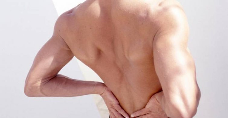 Неврологи объяснили, при какой боли в спине обязательно делать МРТ itemprop=
