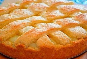 Пирог к Яблочному Спасу: самый простой рецепт вкусной, нежной и быстрой выпечки на кефире