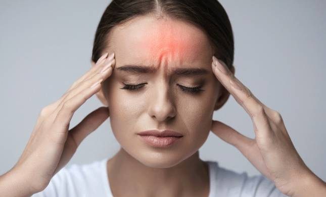 Нельзя игнорировать: терапевт рассказала, когда частые головные боли представляют опасность itemprop=