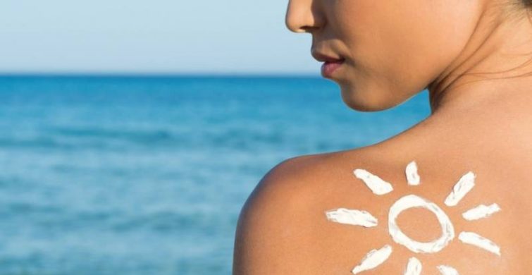 Бьюти-секреты: как ухаживать за кожей лица до, во время и после летнего отпуска