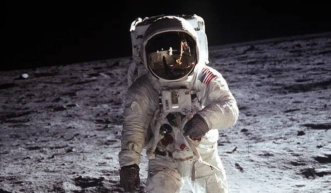 Меры безопасности: почему космонавты из США были помещены в карантин после возвращения с Луны