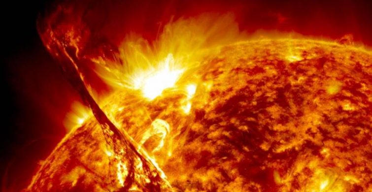 «Адский шторм» ждет метеопатов с 16 по 21 июня 2023 года, ведь звездная плазма Солнца уже набирает силу itemprop=