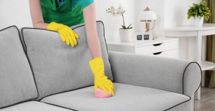 Как и чем можно почистить диван из ткани дома: 6 простых средств для идеальной уборки