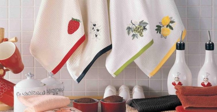 Гордость хозяйки: как привести в порядок кухонные полотенца без кипячения и стирки