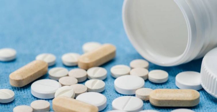 Как правильно принимать лекарства и почему нельзя разламывать таблетки