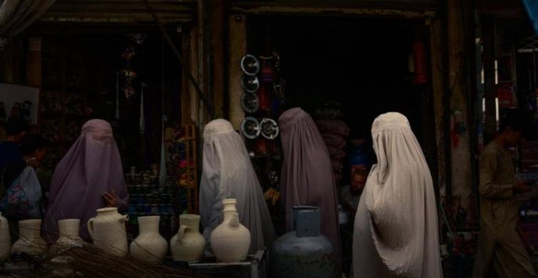 Женщинам в Афганистане запретили эпиляцию и салоны красоты