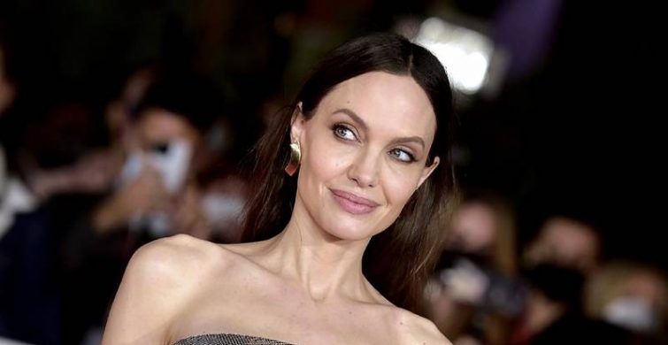 Образец для подражания: какие секреты красоты Анджелины Джоли сделали из нее икону стиля