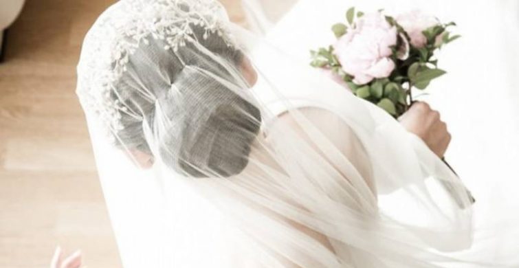 Долго и счастливо: какие свадебные приметы о фате невесты помогут продлить семейное счастье