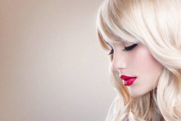 Без желтизны и блеклых оттенков: важные лайфхаки, которые помогут сохранить блонд