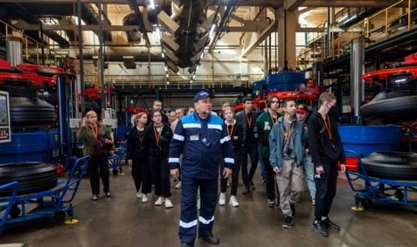 На заводе грузовых шин KAMA TYRES прошла встреча со студентами Нижнекамского индустриального техникума  itemprop=
