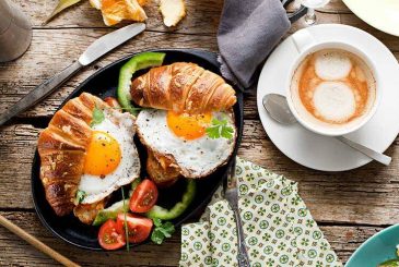 Омлет, каша или сладкое: что о вашем характере скажет предпочитаемый завтрак