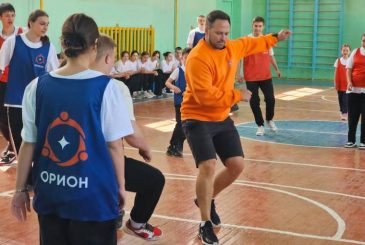 Алексей Столяров привез гуманитарную помощь фонда «Орион» в учебные заведения городов ДНР