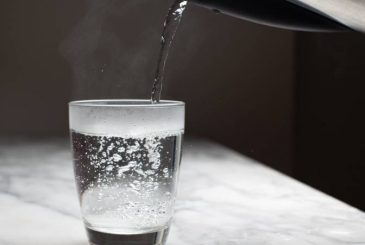 Секрет долголетия: почему пора начать пить горячую воду как китайцы — ответ специалиста
